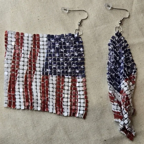 American Flag Mesh Earrings - Picture 3 of 4